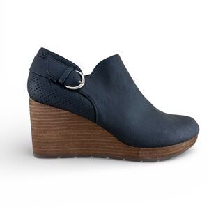 Dr. Scholl’s Wynter Women’s Faux Leather Buckle Wedge Heels